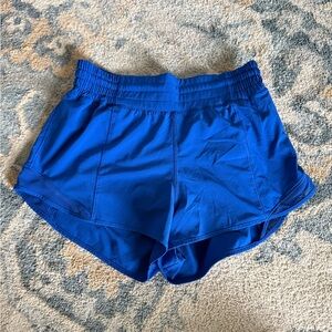 Lululemon hotty hot low rise shorts 2.5”